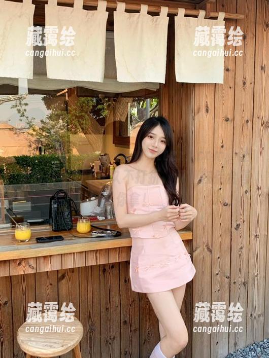 www.tttzzz.com，让你的八卦生活永久不打折，瓜都在后台等你拿！